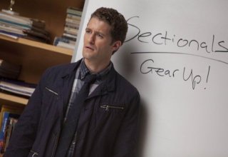 Matthew Morrison in una scena dell'episodio The Substitute di Glee