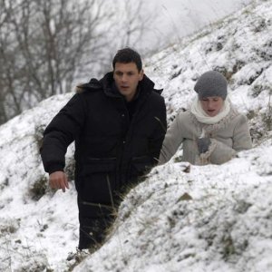 Mehdi Nebbou con Arly Jover nel film Magma