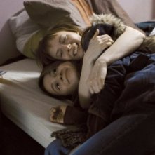 Nina Rodriguez e Julie-Marie Parmentier nel film No et moi