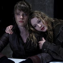 Ornella Boulé con Christa Theret in una scena del film Le village des ombres