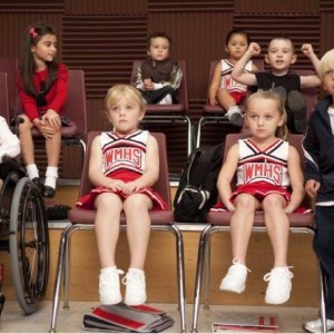 Un'immagine delle versioni infantili dei protagonisti di Glee nell'episodio The Substitute