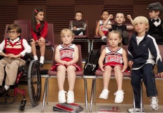 Un'immagine delle versioni infantili dei protagonisti di Glee nell'episodio The Substitute