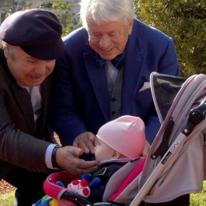 Banfi e Toffolo nonni nella fiction Tutti i padri di Maria