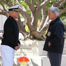 Bruce Boxleitner e Mark Harmon in una scena dell'episodio Broken Arrow di NCIS