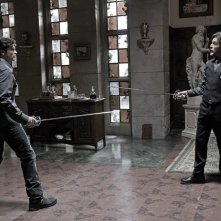 Clark (Tom Welling) e Lionel (John Glover) si affrontano a duello nell'episodio Luthor di Smallville