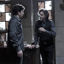 John Glover parla con Tom Welling nell'episodio Luthor di Smallville