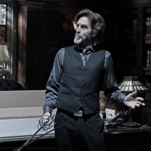 Lionel (John Glover) parla con Clark nell'episodio Luthor di Smallville