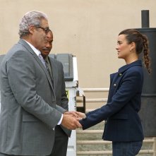 Cote de Pablo insieme a Michael Nouri e Rocky Carroll in una scena dell'episodio 'Enemies Foreign'