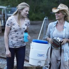 Emma Bell e Laurie Holden nell'episodio Vatos di The Walking Dead