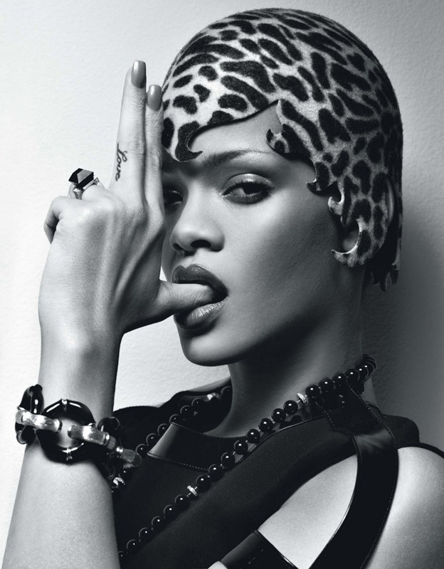 Rihanna In Una Foto Pubblicata Dal Magazine W 2010 143978