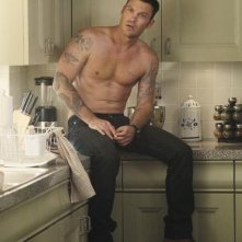 Brian Austin Green in una scena dell'episodio You Must Meet My Wife di Desperate Housewives