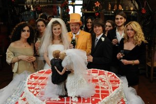 Un'immagine corale dal film A natale mi sposo con Massimo Boldi