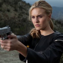 Maggie Grace in un'immagine dell'action Faster