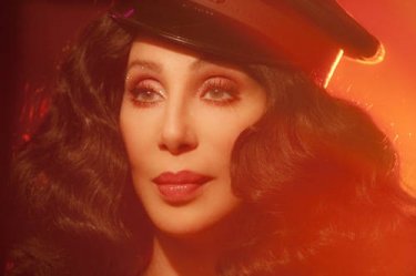 Primo piano di Cher dal musical Burlesque