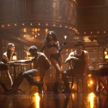 Una scena del musical Burlesque