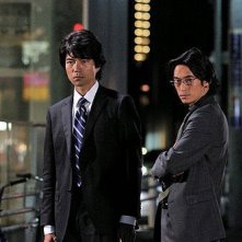 Tôru Nakamura e Yosuke Kubozuka in una sequenza di Strangers in the City