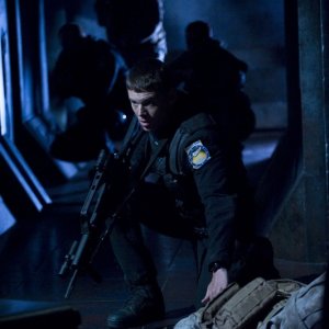 Il Tenente Scott (Brian J. Smith) sulla Destiny nell'episodio Malice di Stargate Universe