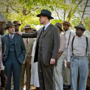 Erik Weiner e Micheal Shannon in una scena dell'episodio Paris Green di Boardwalk Empire
