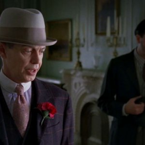Steve Buscemi e Jack Huston in una scena dell'episodio Paris Green di Boardwalk Empire