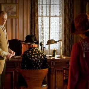 Steve Buscemi e Kelly Macdonald in una scena dell'episodio Paris Green di Boardwalk Empire