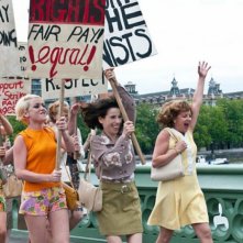 Sally Hawkins nella scena della protesta in We Want Sex