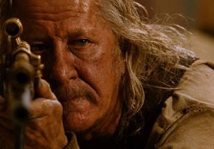 Primo piano di Geoffrey Rush dal film The Warrior's Way