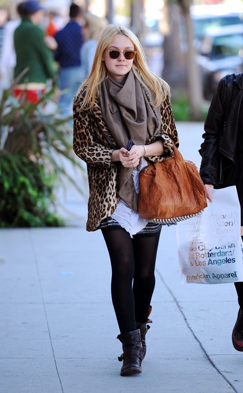 Dakota Fanning Fa Shopping Con Un Amico A Los Angeles 185533