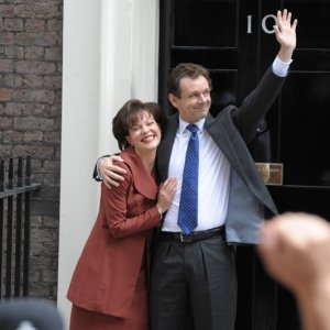 Michael Sheen con Helen McCrory in una scena del film I due presidenti
