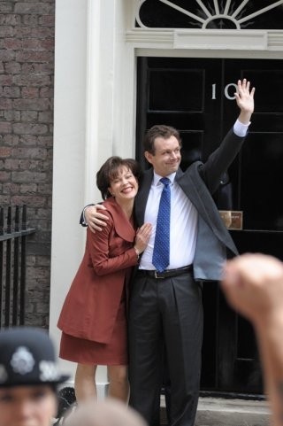 Michael Sheen con Helen McCrory in una scena del film I due presidenti
