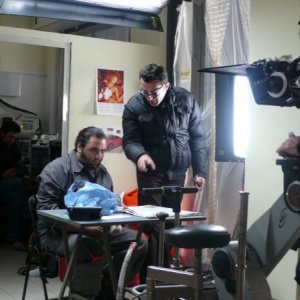 Nicolangelo Gelormini sul set di 'Caro Benzina'.