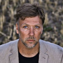 Primo piano di Mikael Persbrandt dal film In un mondo migliore