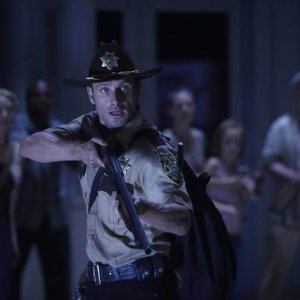 Andrew Lincoln nell'episodio TS-19 di The Walking Dead
