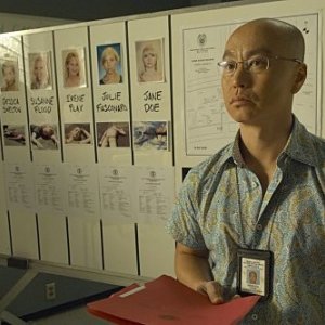 C.S. Lee in una scena dell'episodio In the Beginning della quinta stagione di Dexter
