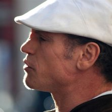 Jo Prestia in una scena del film L'étranger