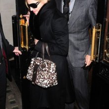 Madonna e Tom Ford all'uscita da un ristorante