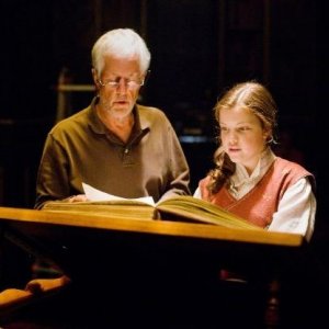 Michael Apted e Georgie Henleysul set de Le cronache di Narnia: Il viaggio del veliero