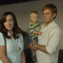Michael C. Hall e Maria Doyle Kennedy in una scena dell'episodio In the Beginning della quinta stagione di Dexter