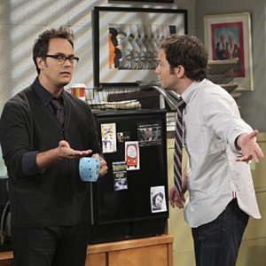 Jonathan Sadowski e Todd Stashwick in $#*! My Dad Says nell'episodio Family Dinner for Schmucks