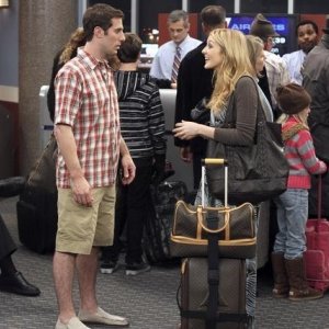Josh Cooke e Jennifer Finnigan in Better With You nell'episodio Better With Christmas Crap