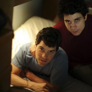 Oriol Vila e Bruno Bergonzini in Todas las canciones hablan de mí