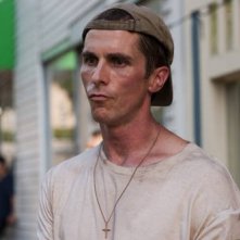 Christian Bale in un'immagine molto intensa del film The Fighter