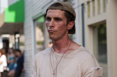 Christian Bale in un'immagine molto intensa del film The Fighter