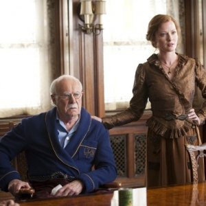 Dabney Coleman e Gretchen Mol in una scena dell'episodio A Return to Normalcy di Boardwalk Empire