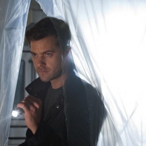 Joshua Jackson nell'episodio Marionette di Fringe