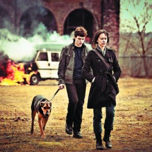 Kate Dickie e Niall Bruton in una scena dell'horror scozzese Outcast