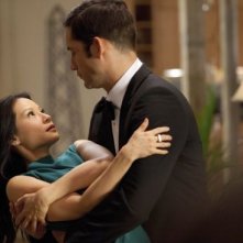 Lucy Liu con Enrique Murciano in Marry Me
