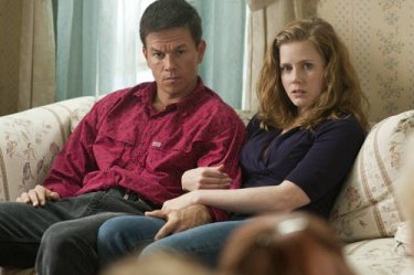 Mark Wahlberg con Amy Adams nel film The Fighter