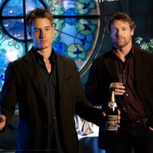 Justin Hartley e Michael Shanks in un momento dell'episodio Icarus di Smallville