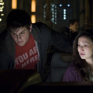 David Blue e Jennifer Spence nell'episodio Resurgence di Stargate Universe