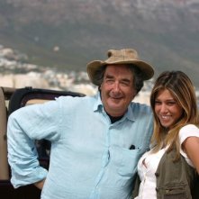 Il regista Neri Parenti con Belen Rodriguez sul set di Natale in Sudafrica